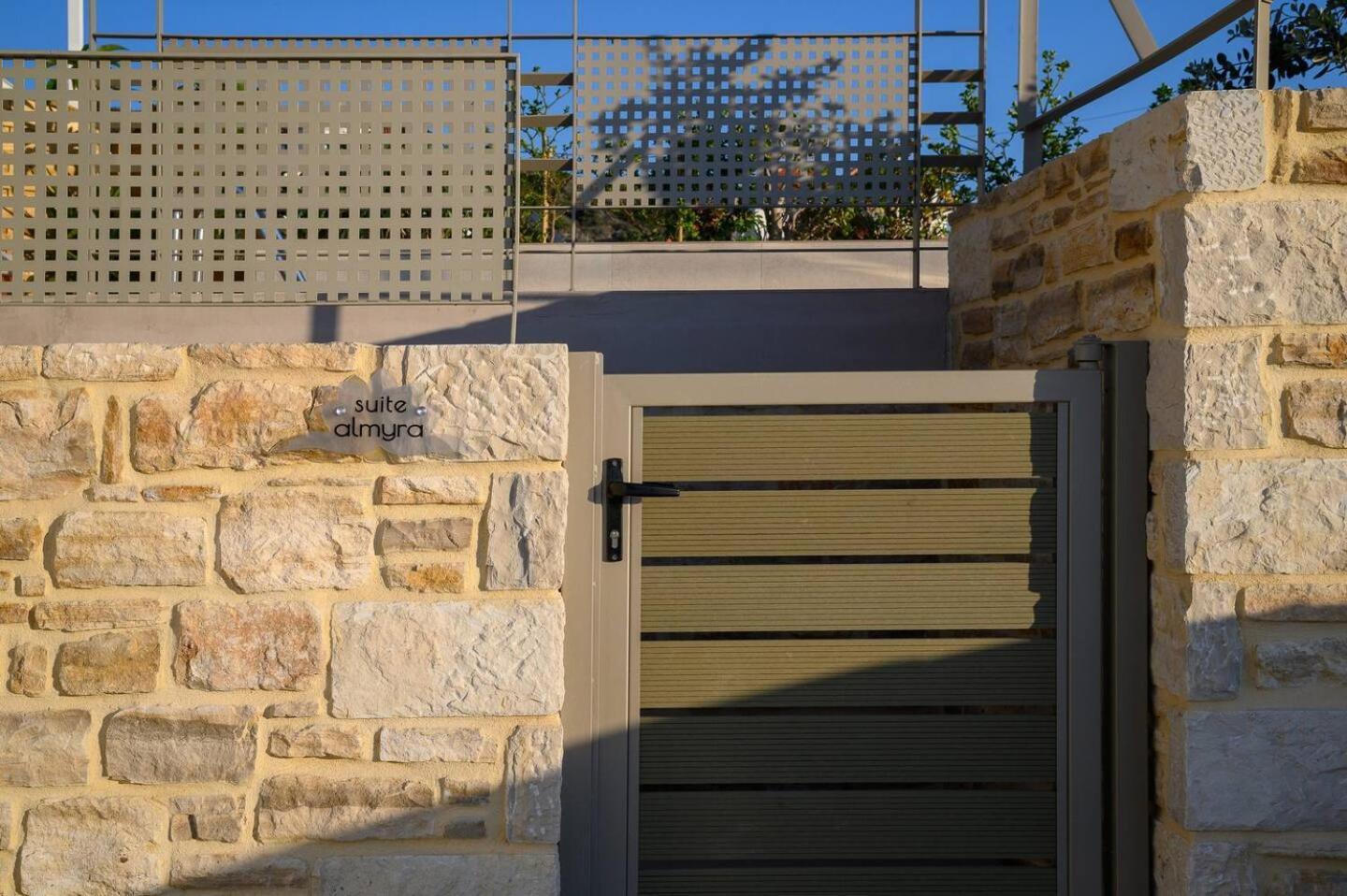 Ammokrinos Luxury Homes,150M From The Beach Kalamaki  Luaran gambar